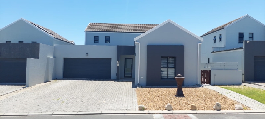 3 Bedroom Property for Sale in Jakarandas Western Cape